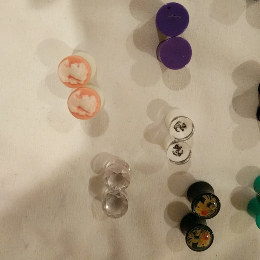 00 gauges - Picture 2 of 3